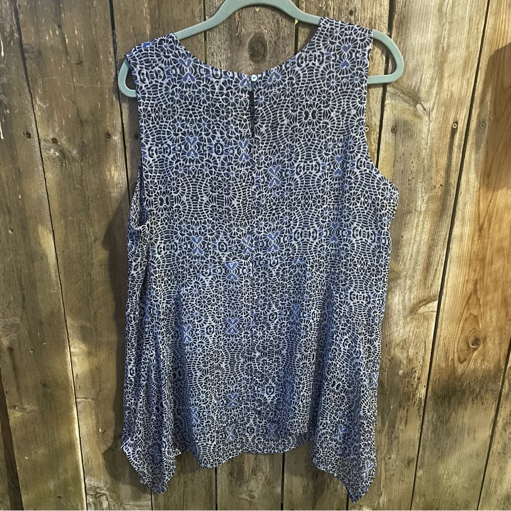 2 Same Style Different Colored Patterns Blouses Sz. XXL - Picture 15 of 16